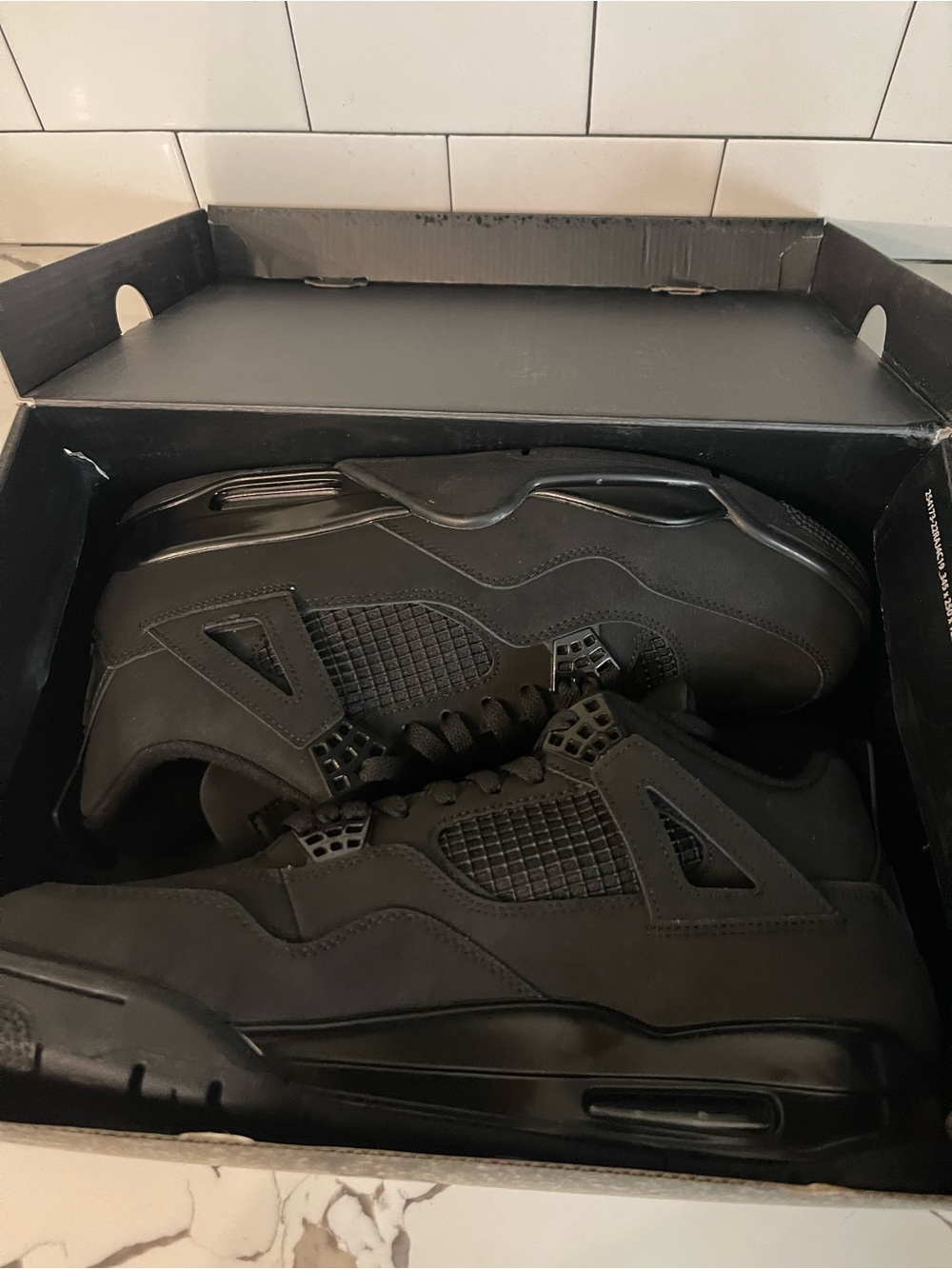 Men’s Retro 4 Black Cat 2025 Size 14. - Picture 2 of 8